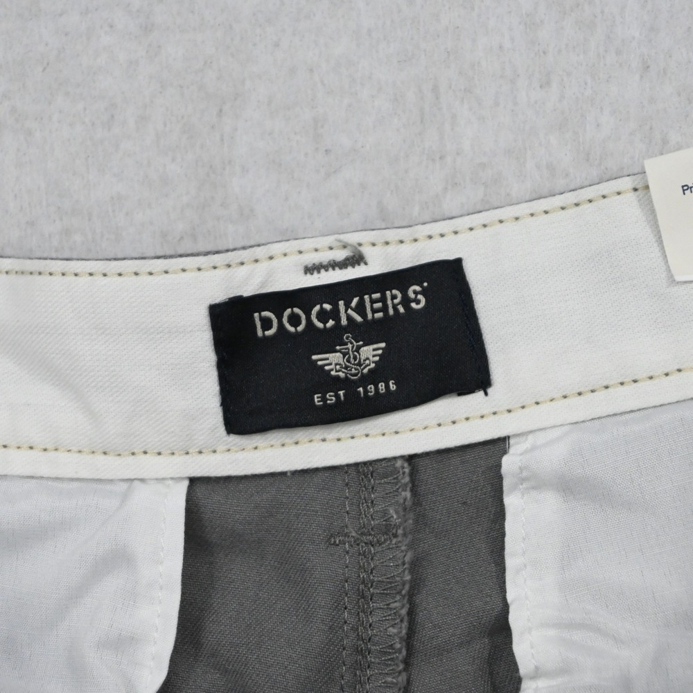 Dockers Perfect Short Men 31 NEW Gray 8" Inseam Hidden Security Pocket - Picture 3 of 10